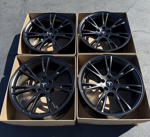 Tesla model satin black - satin,